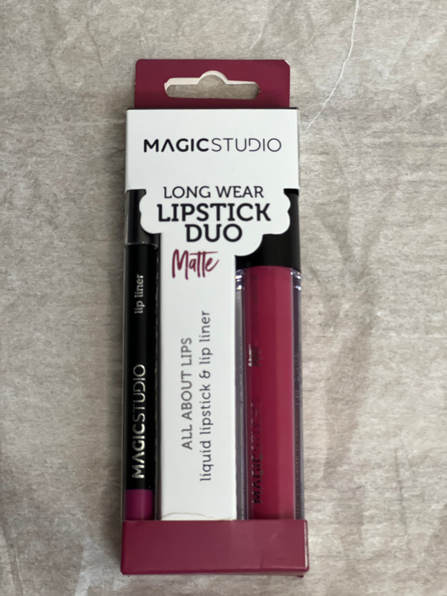 MAGIC STUDIO
Set Lèvres Crayon et Gloss Shiny
Brillants à lèvres et gloss-The Phénix Styles