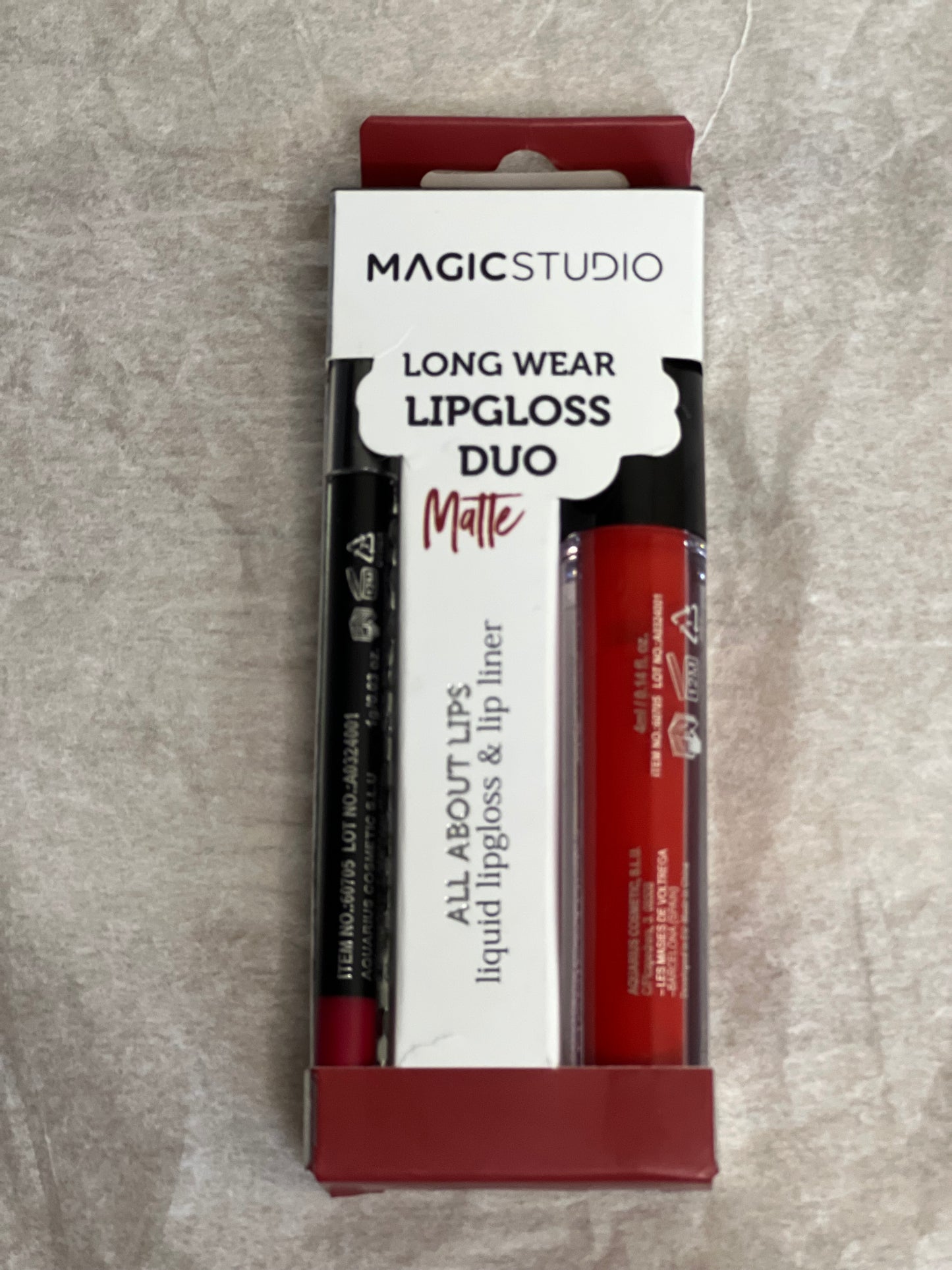 MAGIC STUDIO
Set Lèvres Crayon et Gloss Shiny
Brillants à lèvres et gloss-The Phénix Styles