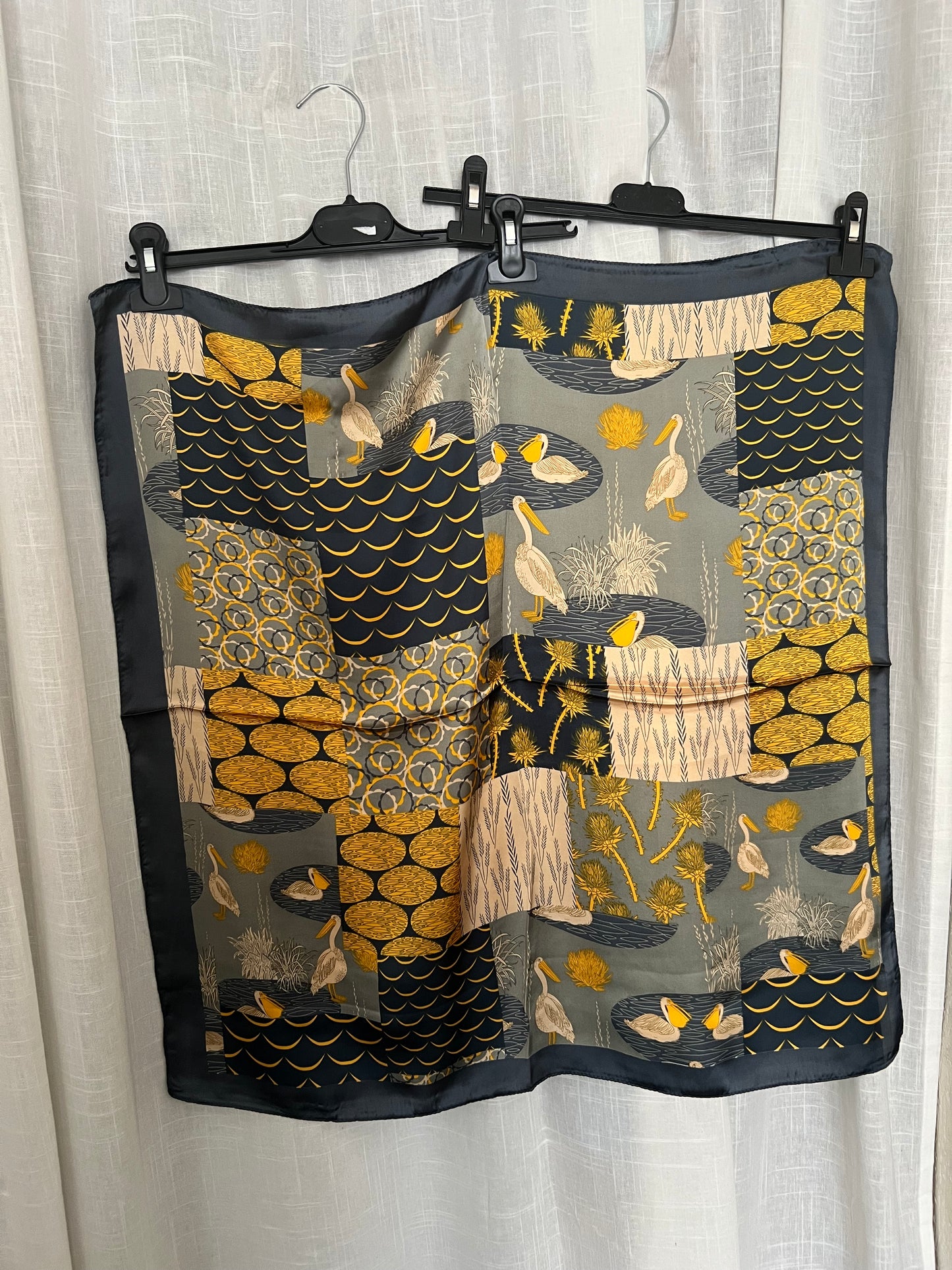 Foulard à motifs-The Phénix Styles