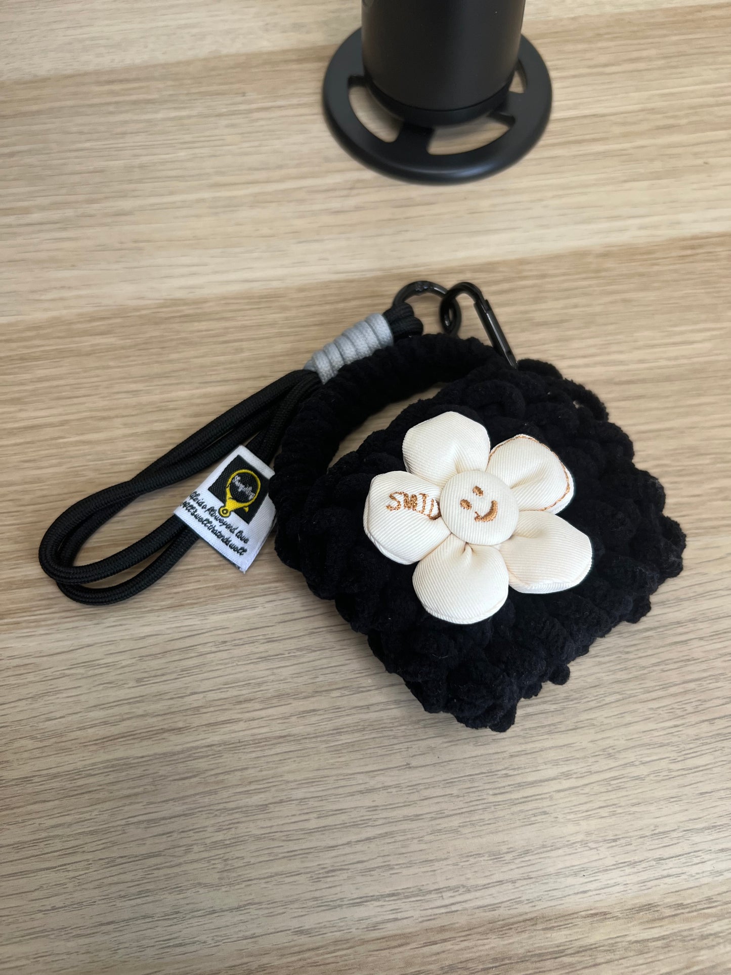 Grigri de sac alias bijoux de sac fleur blanche-The Phénix Styles