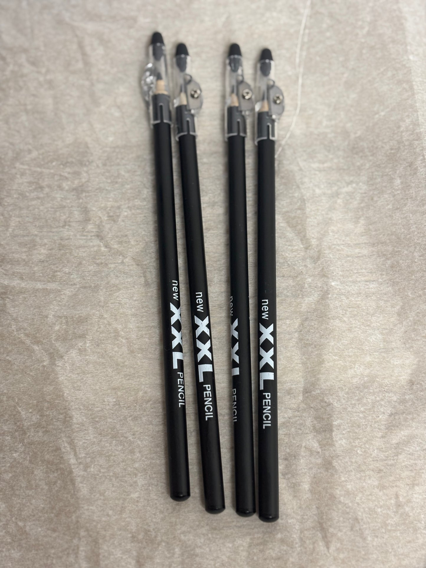 Crayon lèvres et yeux Noir XXL-The Phénix Styles