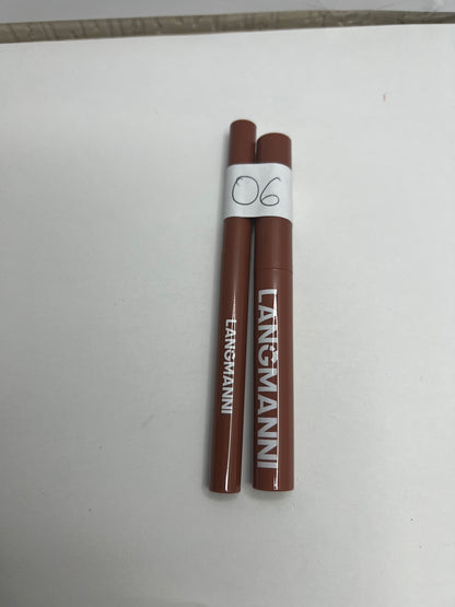 Ensemble rouge à lèvres et crayon à lèvres mat—The Phénix Styles
