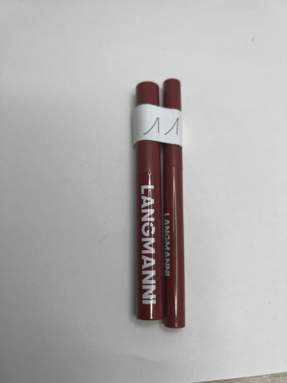 Ensemble rouge à lèvres et crayon à lèvres mat—The Phénix Styles