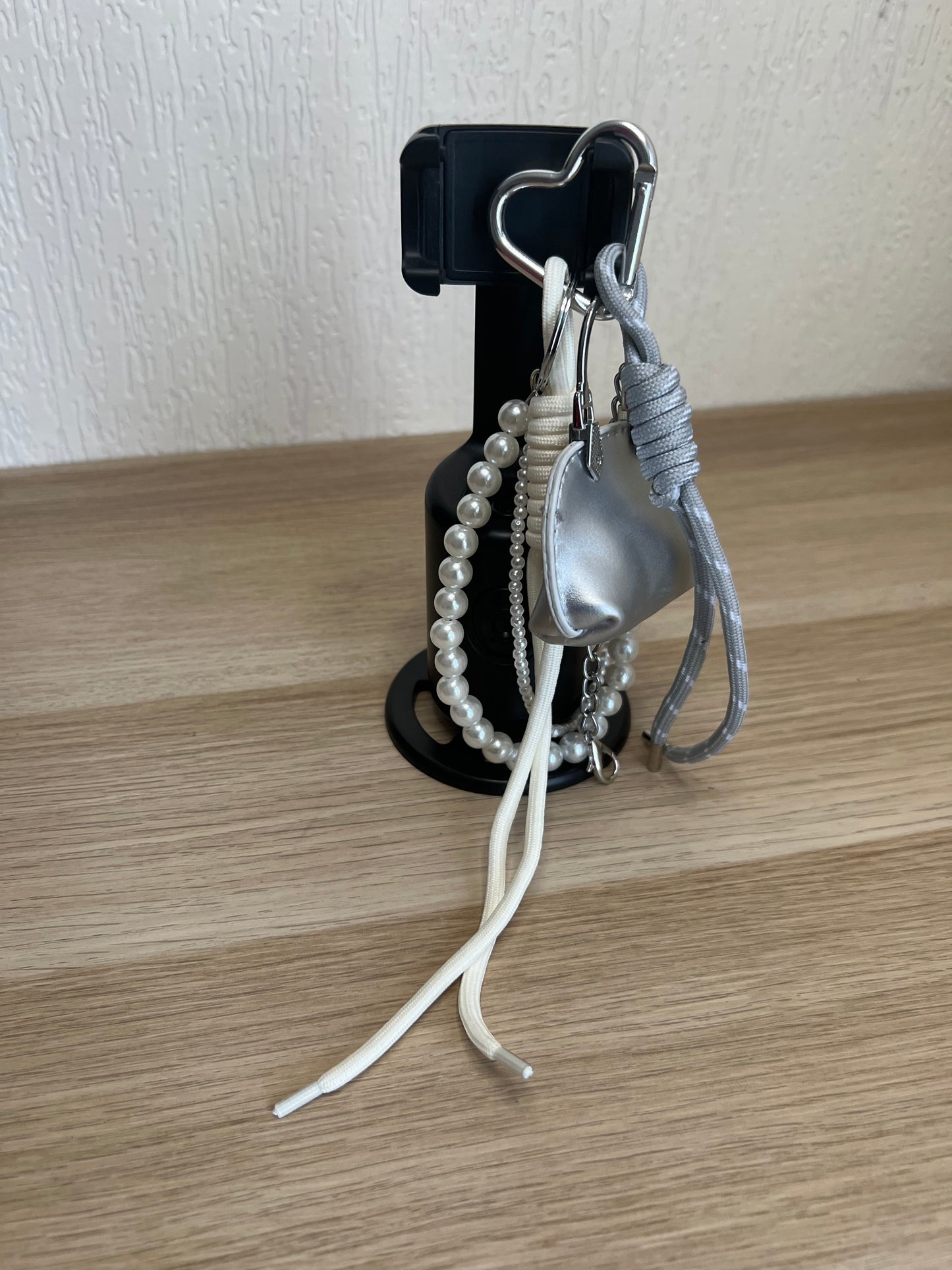 Grigri  de sac alias bijoux de sac gris-The Phénix Styles